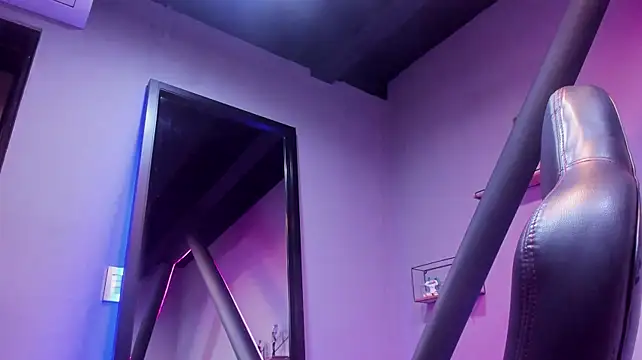 Hannah_Scot 现场XXX聊天