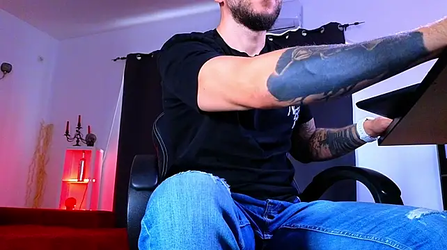 MightyAaron66 live XXX chat