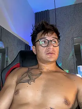 Chat +18 de Hassbyd ao vivo