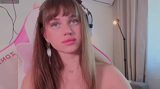 aesthetics__tease Chat XXX in diretta