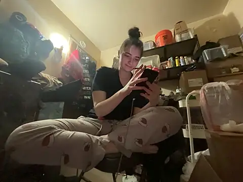 Snowbunnycake_131's Live XXX Chat