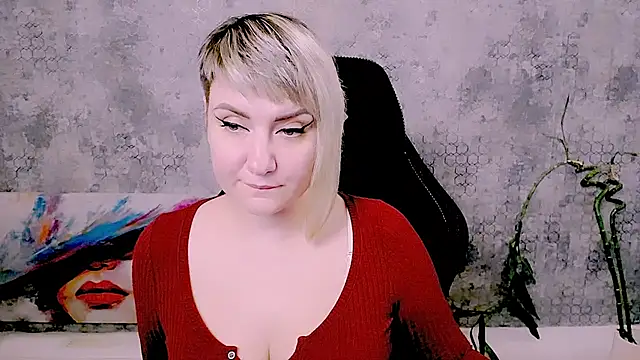 Djullia élő XXX-chatje