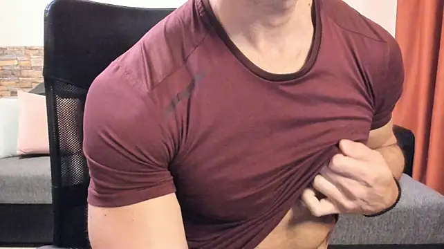 HotHunkTrainer's Live XXX Chat