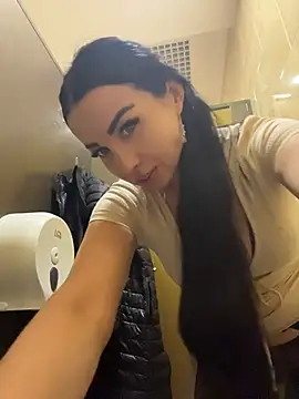 CrazzyChicks Adlı Modelin Canlı XXX Sohbeti