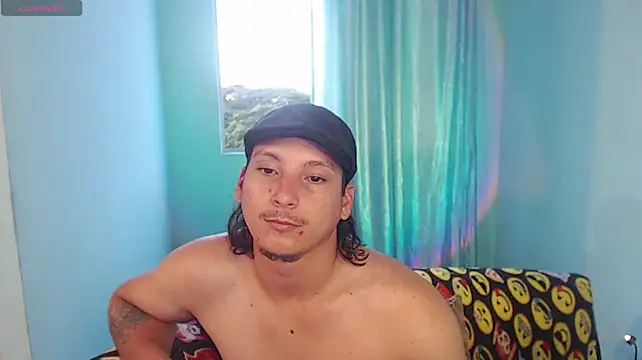 Онлайн чат XXX MrKingsaintx