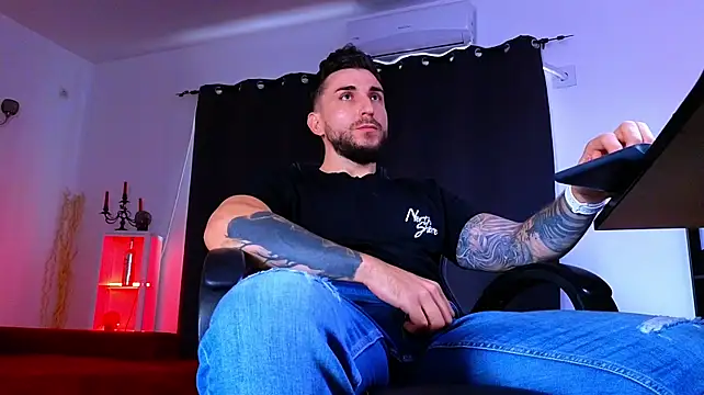 MightyAaron66 লাইভ XXX চ্যাট