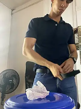 Kael_bickcock's Live XXX Chat