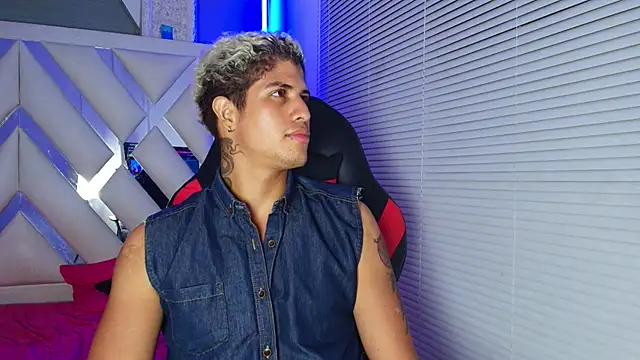 Show de dominic_connor na webcam