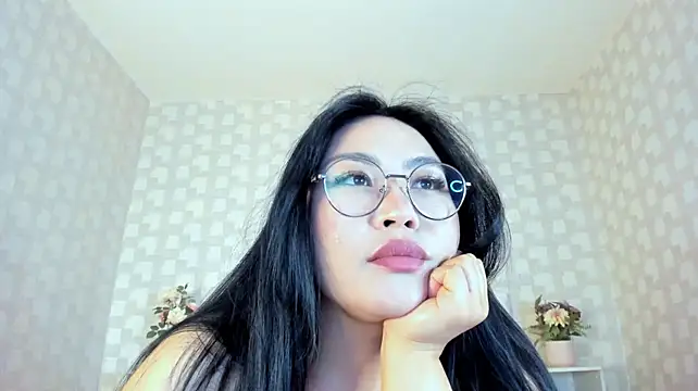 NatsumiHun Adlı Modelin Canlı XXX Sohbeti