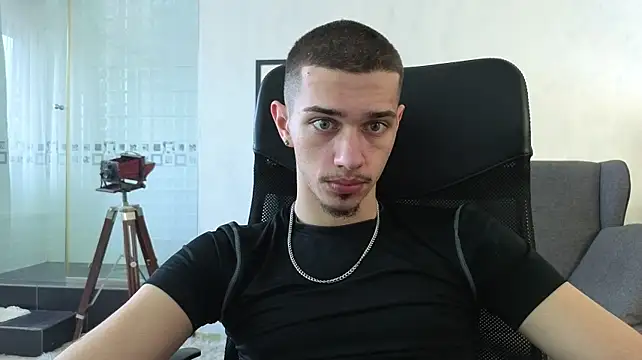 Chatroom XXX en direct de KaydenDrew