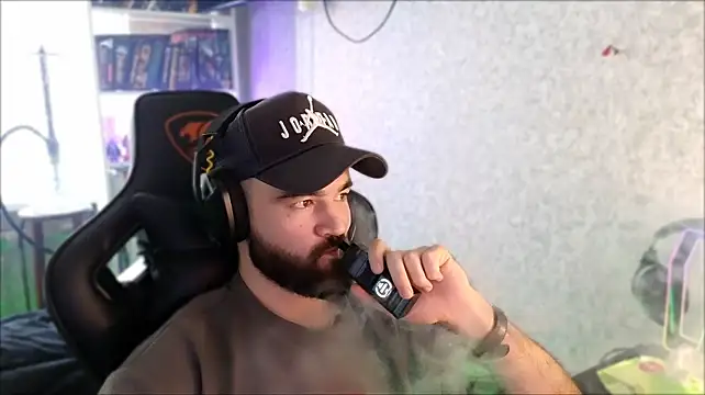 צ'אט XXX בשידור חי של _Serious_Man