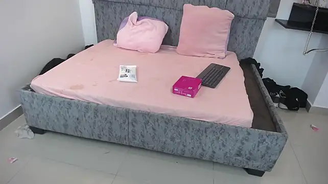 XXX chat uživo modela DianaColins