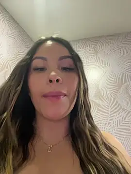 sexyyykloee লাইভ XXX চ্যাট