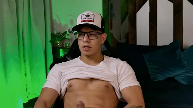 Chat XXX Live TonyPetrovjs
