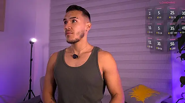 XXX chat uživo modela MarkSantozz