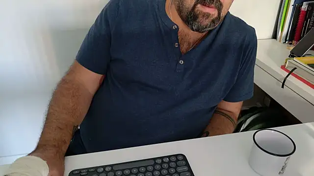 Chat XXX en directo de BearOfficer