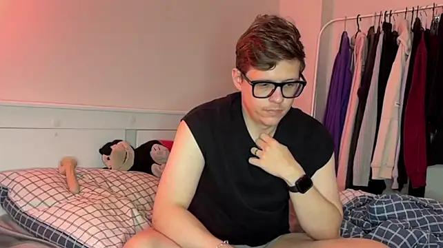 daniel-below's Live XXX Chat