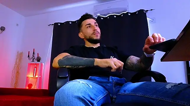 XXX chat uživo modela MightyAaron66