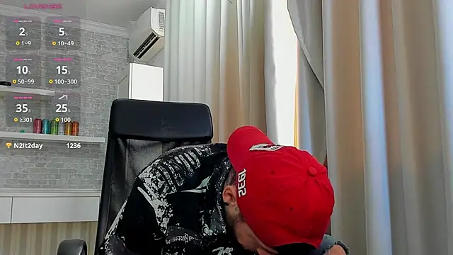 JonahShaw Chat XXX in diretta