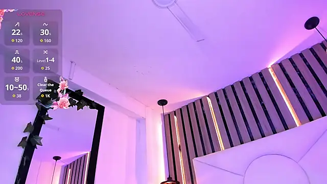 Chat XXX en directo de MiaRaven_