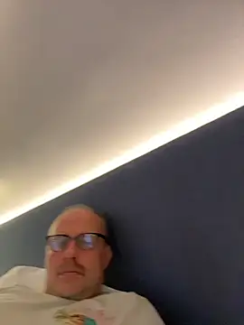 andyjxx's Live XXX Chat