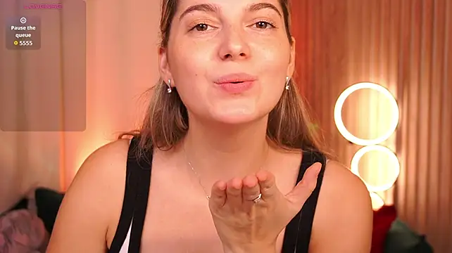 LucreciaStorm – Live XXX-chat
