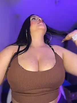צ'אט XXX בשידור חי של cami_ortiz__