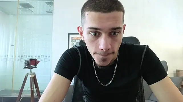 XXX chat uživo modela KaydenDrew