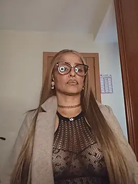 CristalDivine – Naživo XXX chat