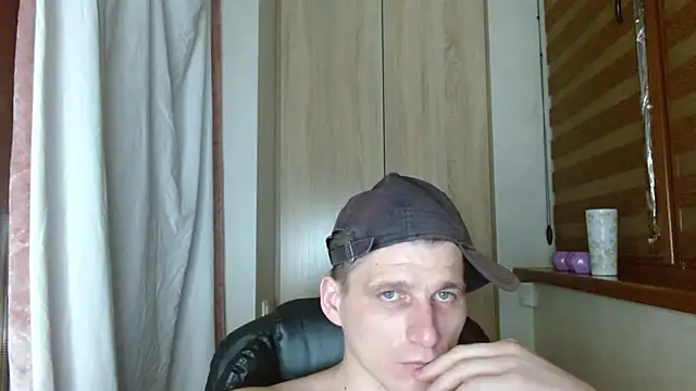 Poliglotjoe1's Live XXX Chat
