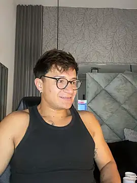 Chatroom XXX en direct de Hassbyd