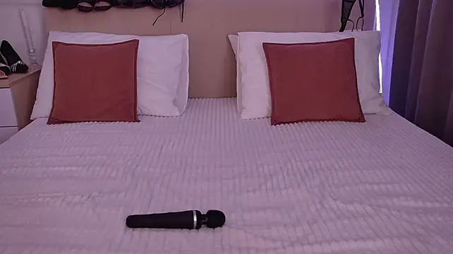Chatroom XXX en direct de Emily_Simon
