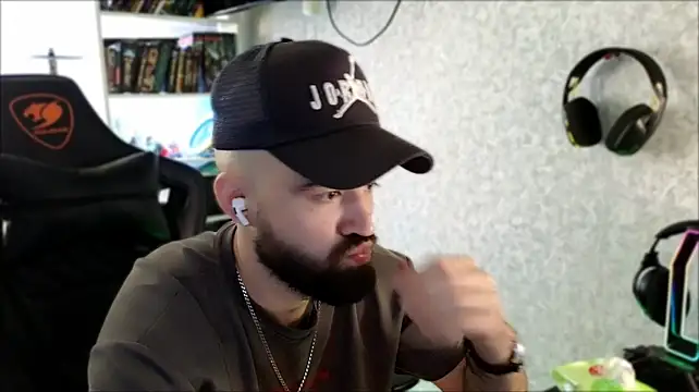 _Serious_Man live XXX chat