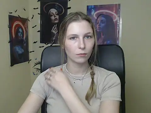 StrangerGi Adlı Modelin Canlı XXX Sohbeti