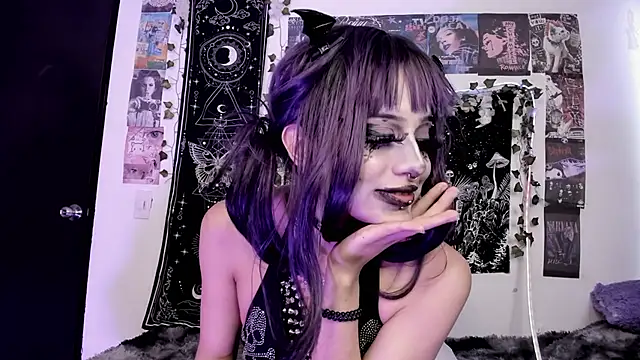 GothKitten666 – Live XXX-chat