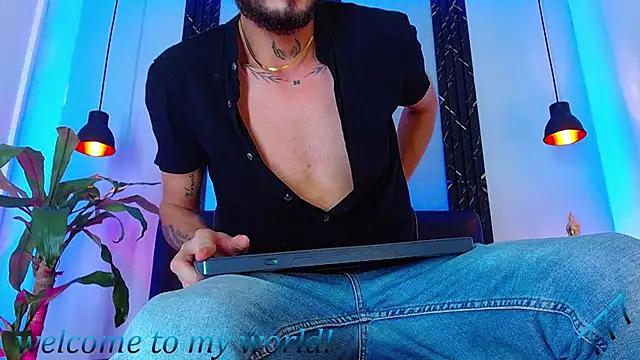 Онлайн чат XXX Erick_Wall