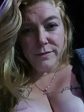Chat XXX en directo de BettyandGold