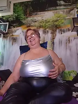 Онлайн чат XXX QueenPammy1