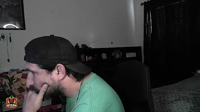 Živý XXX chat DevilPup75_