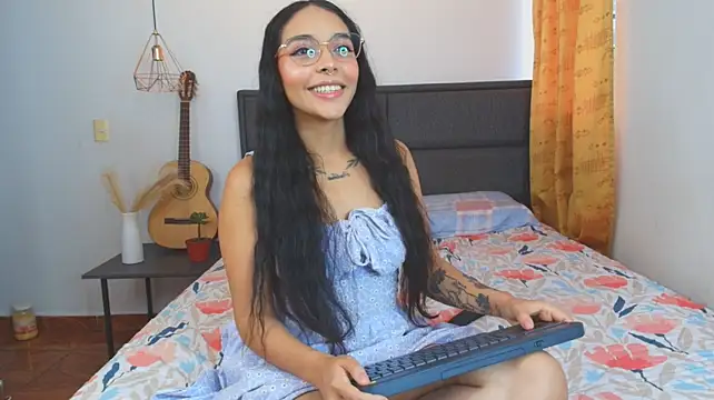 צ'אט XXX בשידור חי של AuroraNoir_