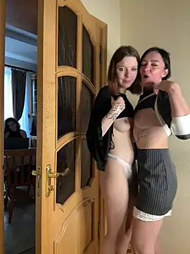 Chatroom XXX en direct de CherryBombs-