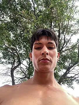 Tyler1999 XXX чат на живо