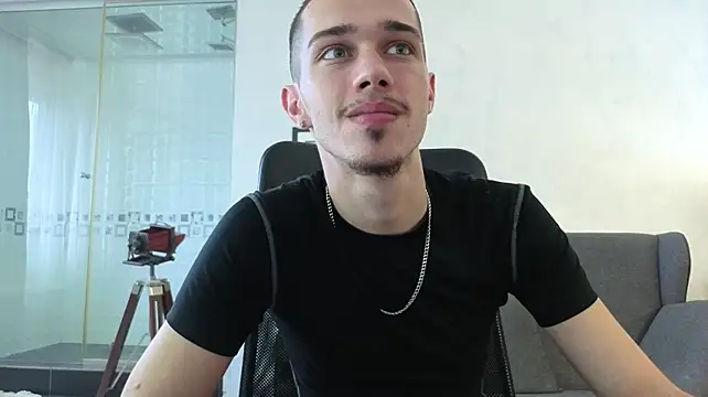 XXX chat uživo modela KaydenDrew
