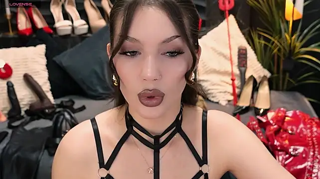 Chat +18 de MistressDarsy ao vivo