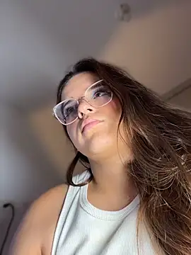 CallMeMia_ live XXX chat
