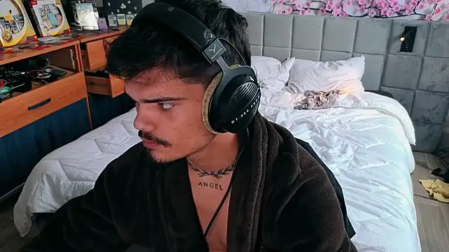 Онлайн чат XXX JordanShow