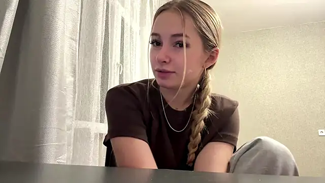 Chat +18 de MarkitaHersch ao vivo