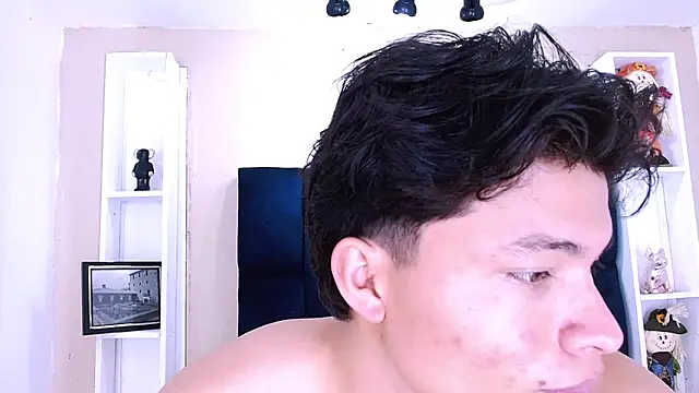GoldenBoy_23 即時 XXX 聊天