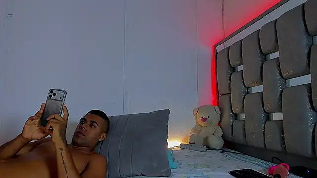 PureFire20 Live XXX Chat