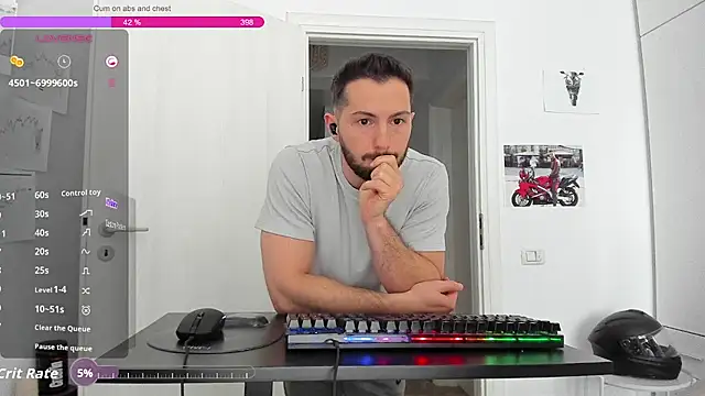 XXX chat uživo modela ZackFraser